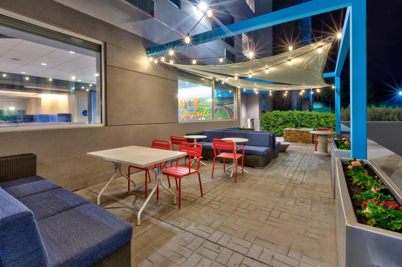 Hotel Tru By Hilton Comstock Park Grand Rapids, Mi Exterior foto